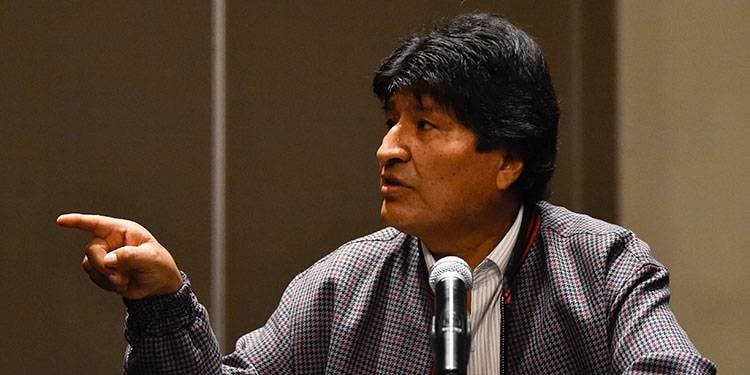 El expresidente de Bolivia Evo Morales llega a Argentina como refugiado político