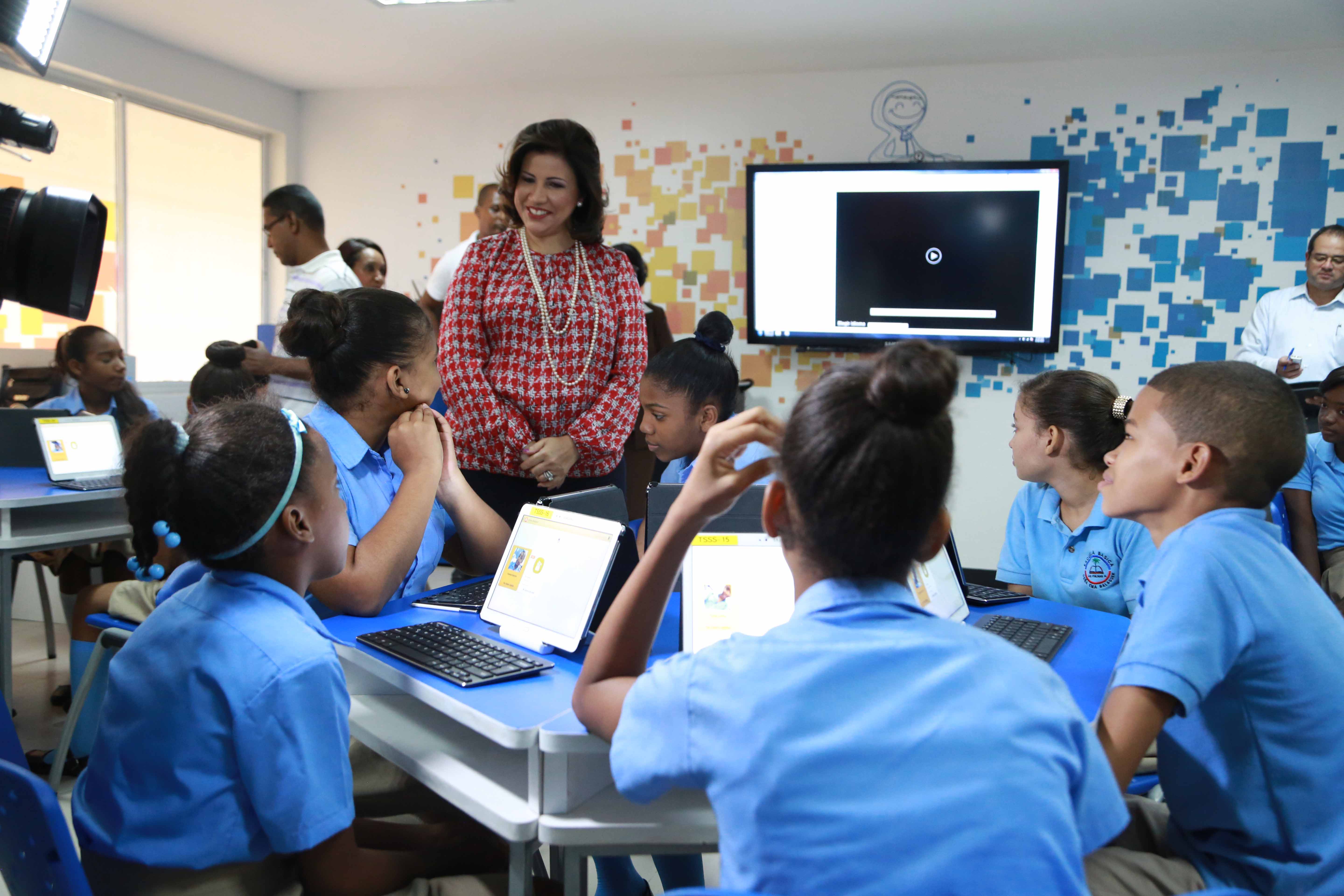 Galardonan en Colombia proyecto enseñanza de matemática creado por Margarita Cedeño