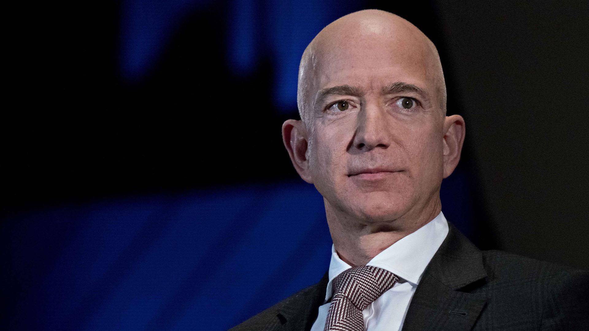 Jeff Bezos, el fundador y presidente de Amazon se compró una mansión por nada menos que 165 millones de dólares