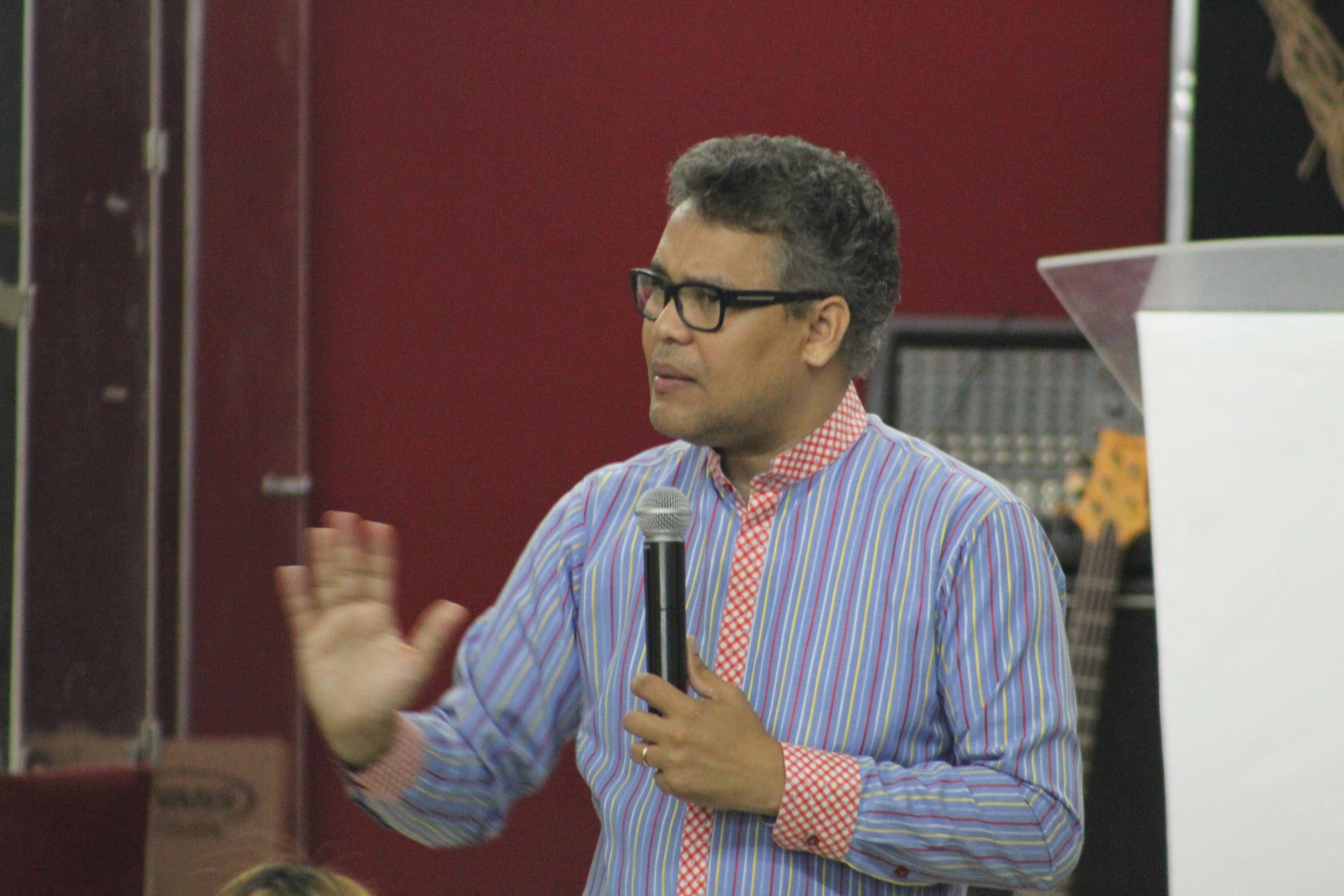 JCE reconoce Partido Generación de Servidores del pastor Carlos Peña