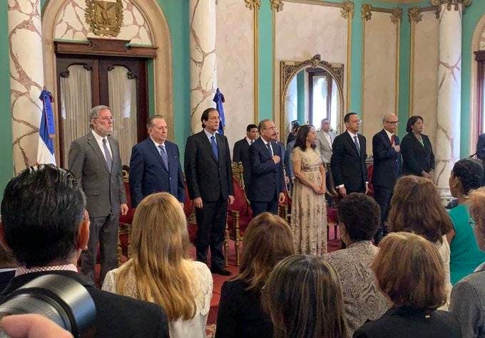 EN VIVO: Danilo Medina entrega Premio Nacional De Periodismo 2019 a Emilia Pereyra Pérez