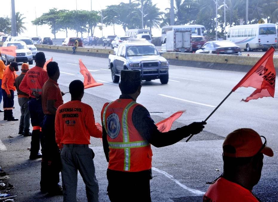 Brigadas Defensa Civil Reciben A Miles Llegaron De Vacaciones 0740