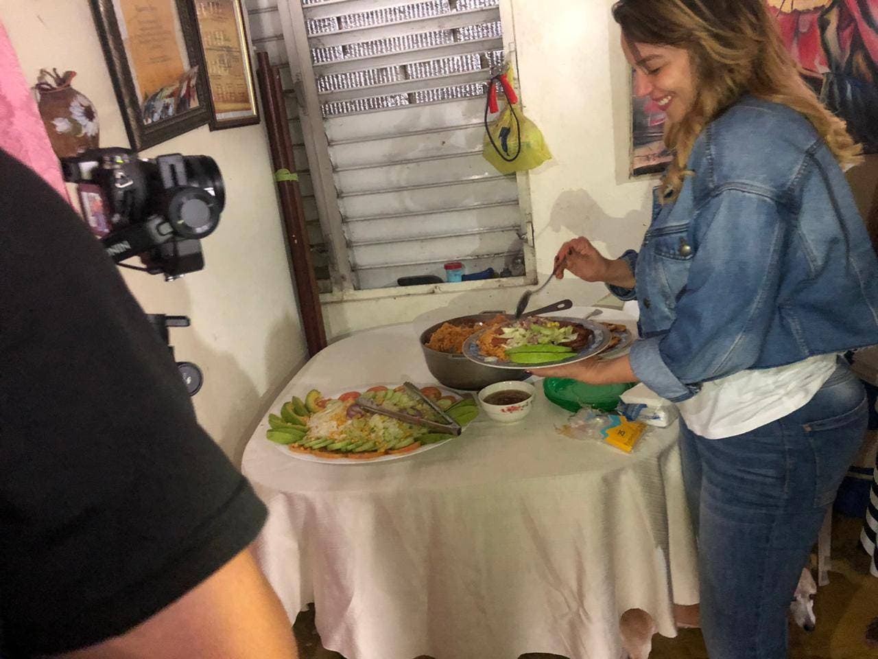 Cocinando con Hony visita  familia en el sector los Platanitos  de Santo Domingo