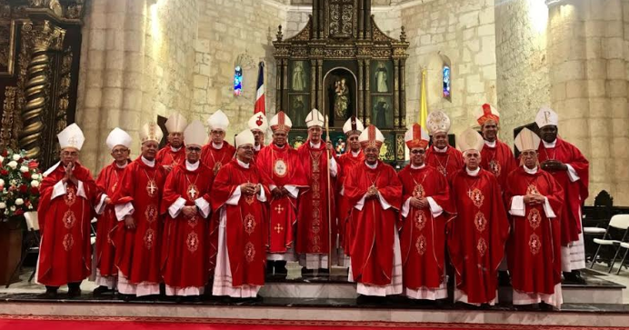 Episcopado Dominicano pide apoyo a la JCE y exhorta no creerse «mesías político»