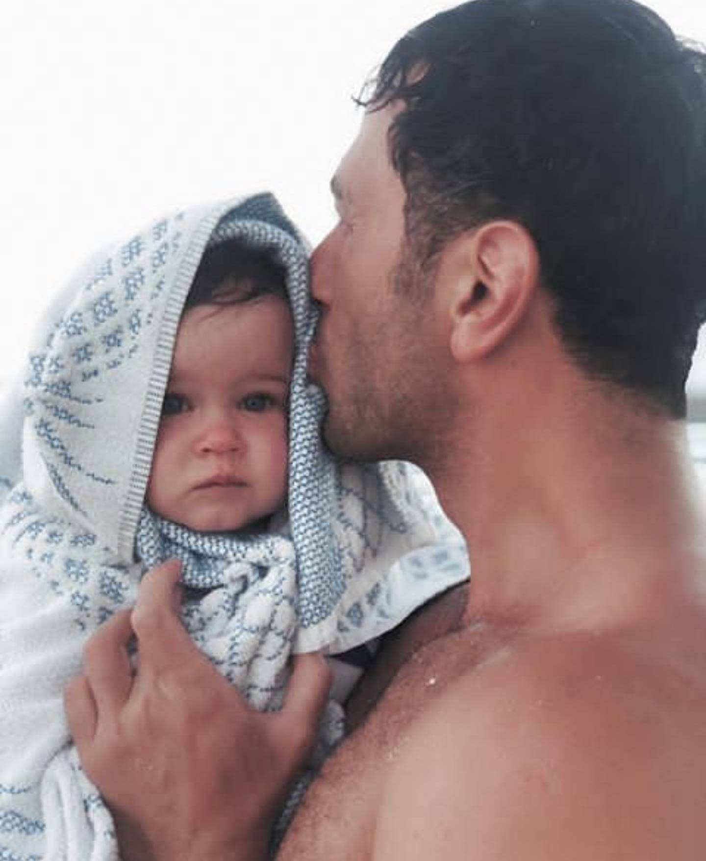 Esposo de Ricky Martin estremece las redes con adorable foto de su hija