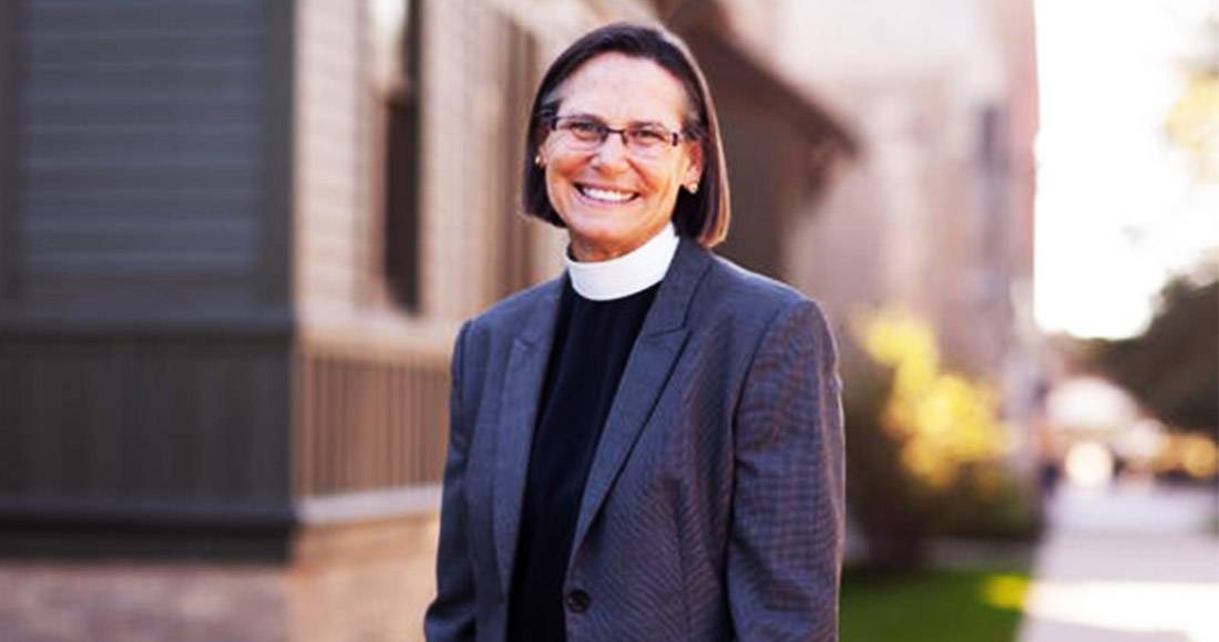 Lesbiana es nueva obispa de Iglesia episcopal en Michigan