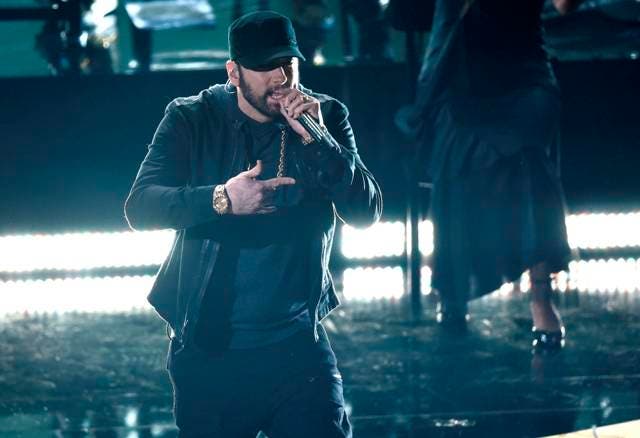 Eminem actúa por sorpresa en los Óscar con la canción de la película «8 Mile»