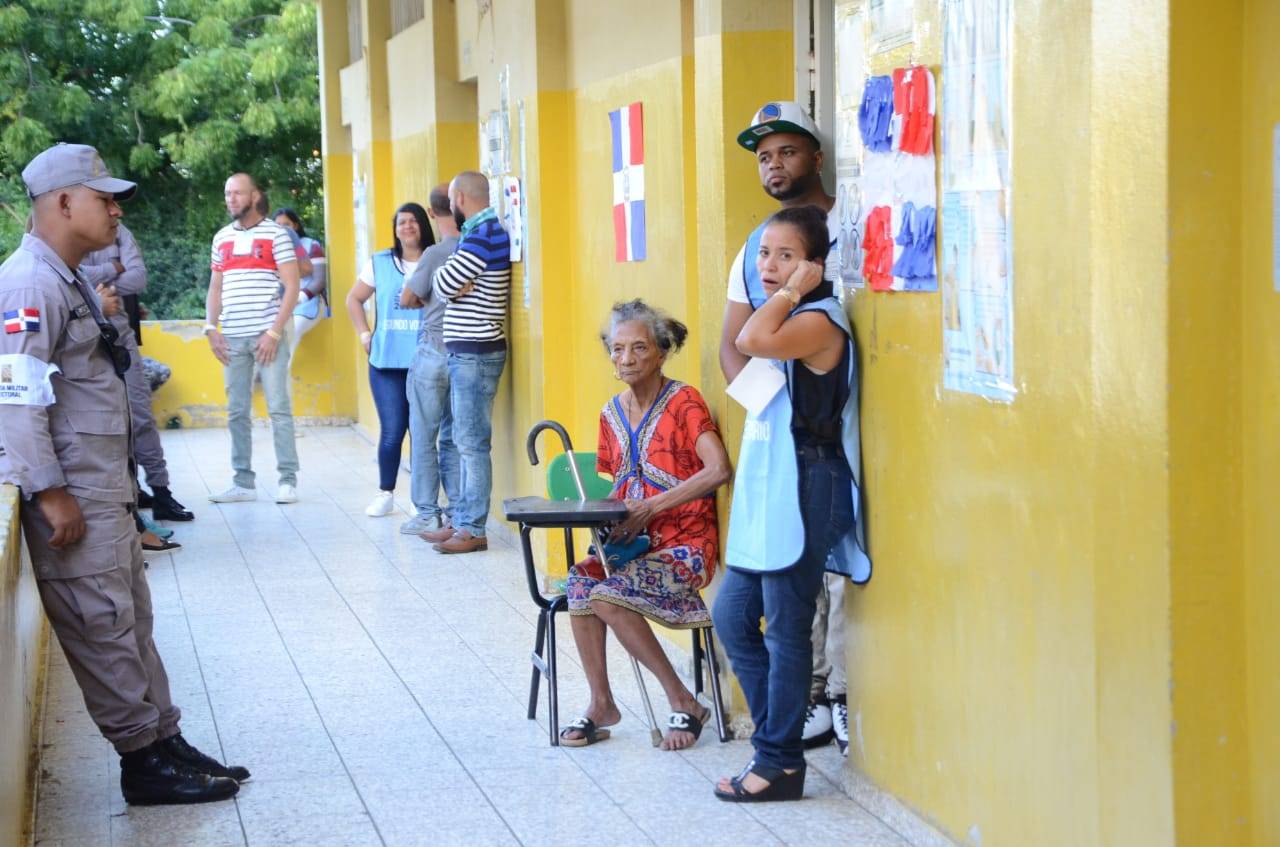 Es la primera vez en historia de RD que se suspenden unas elecciones