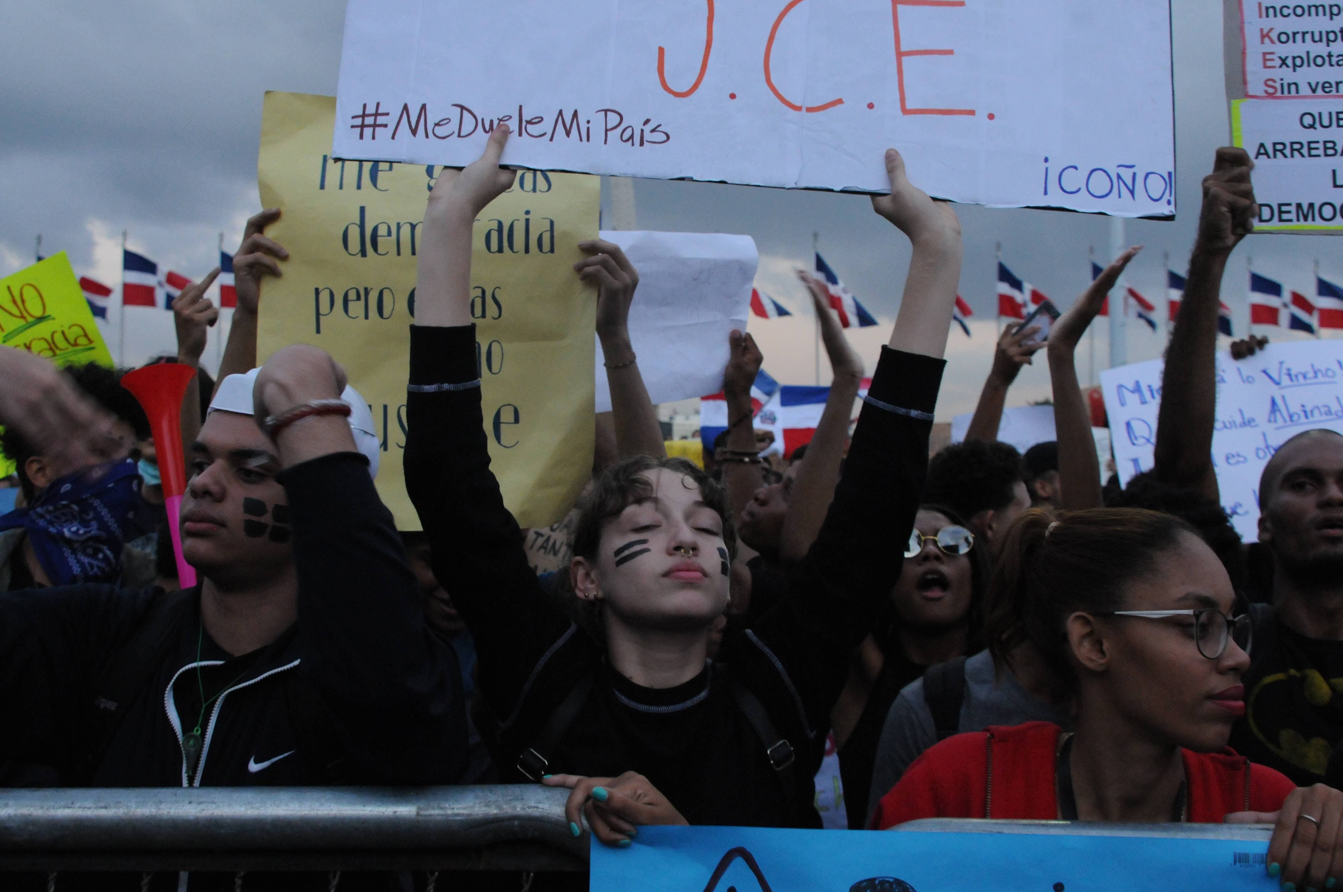 Así participaron los jóvenes protestaron en Plaza de la Bandera en elecciones municipales