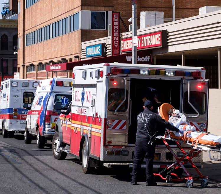 COVID-19: Exceso cadáveres en hospitales de Nueva York