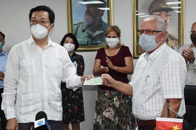 China dona a Cuba US$ 200 mil y material de salud para tratar COVID-19