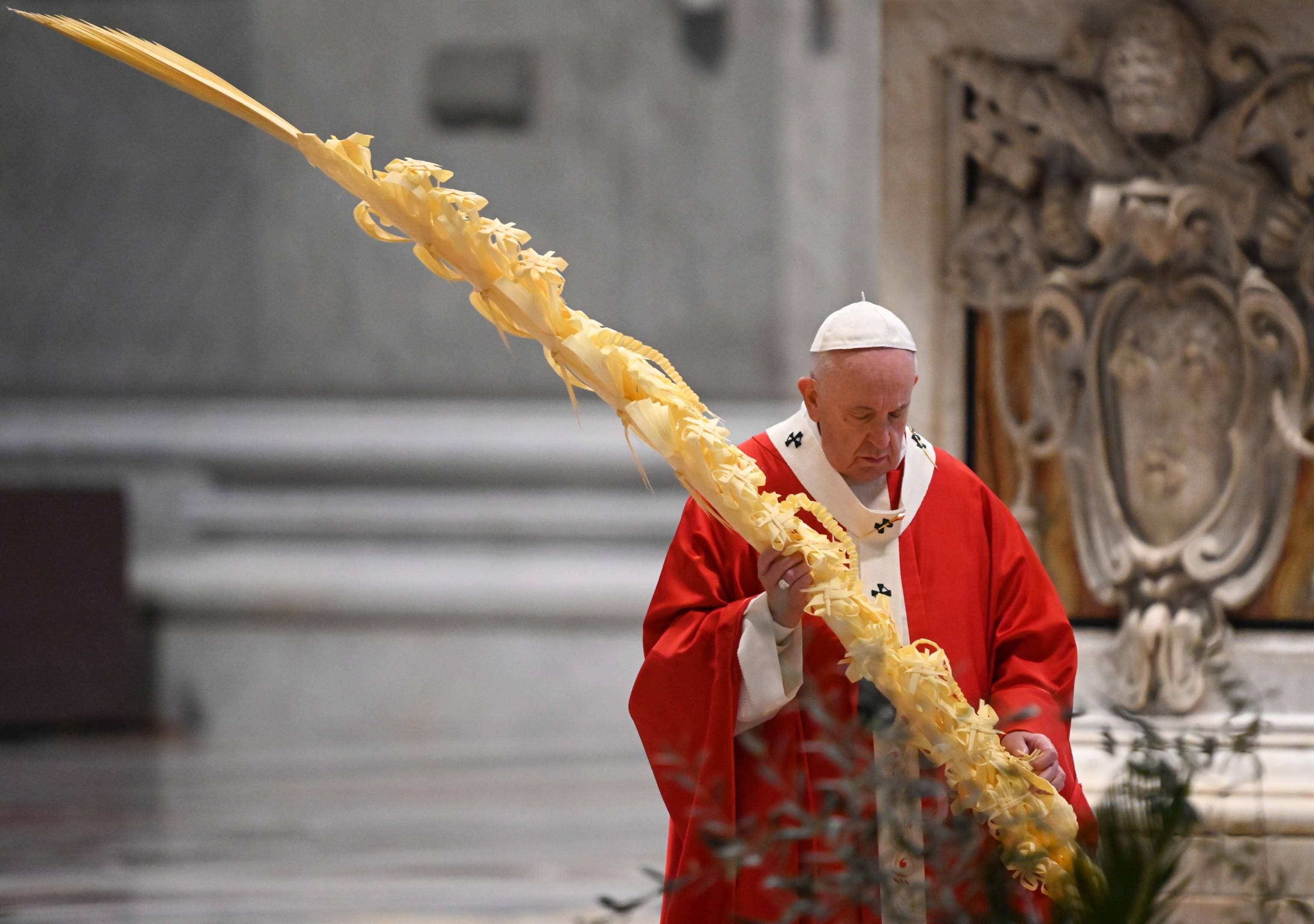 Coronavirus: El papa celebra sin público la misa del Domingo de Ramos