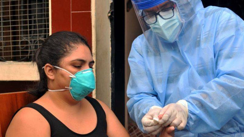 Suspenden pruebas gratis de COVID-19 en hospital de Santiago por tormenta Isaías