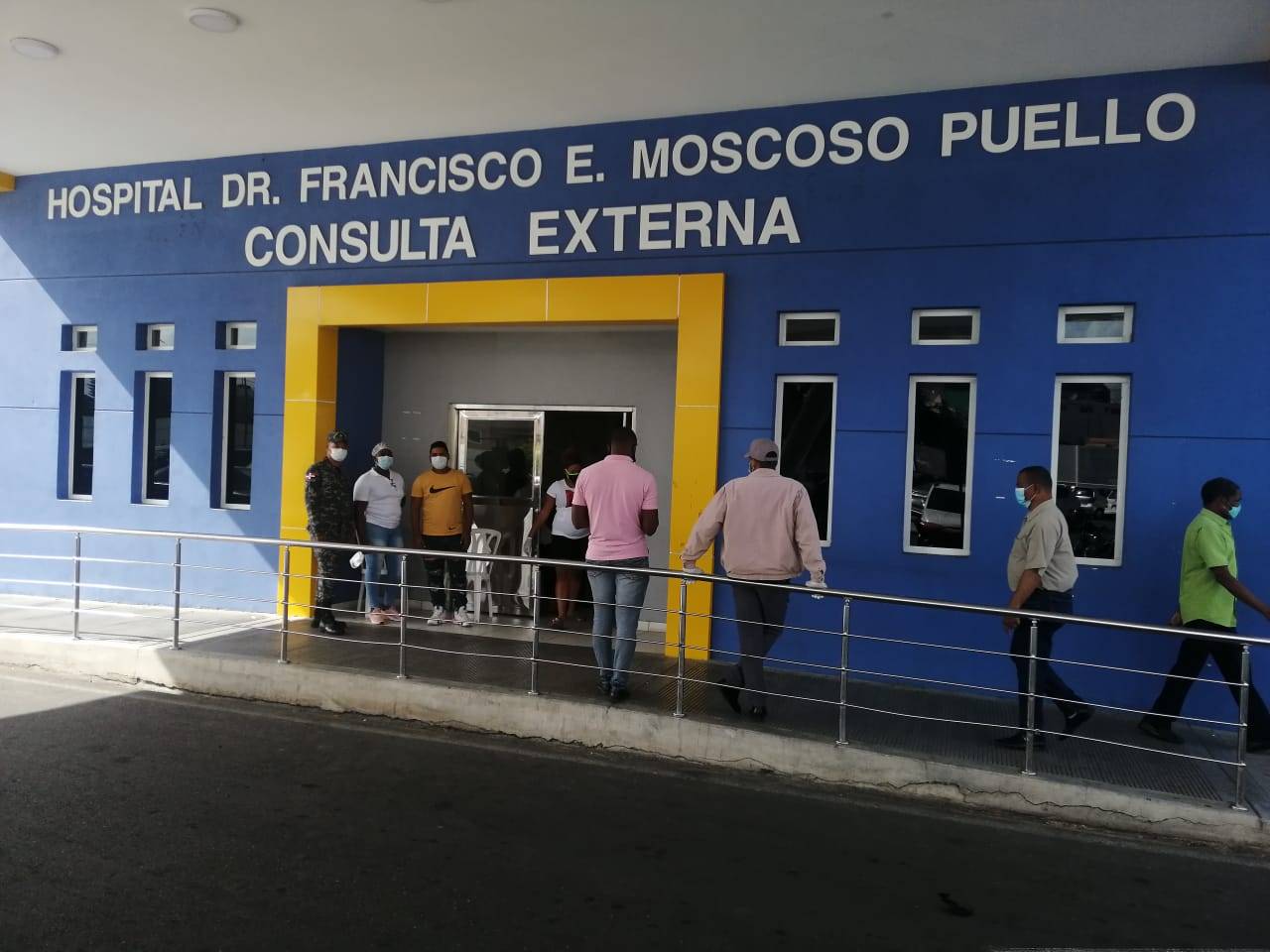 Reacción del SNS sobre destitución de policía agredió médico en Moscoso Puello