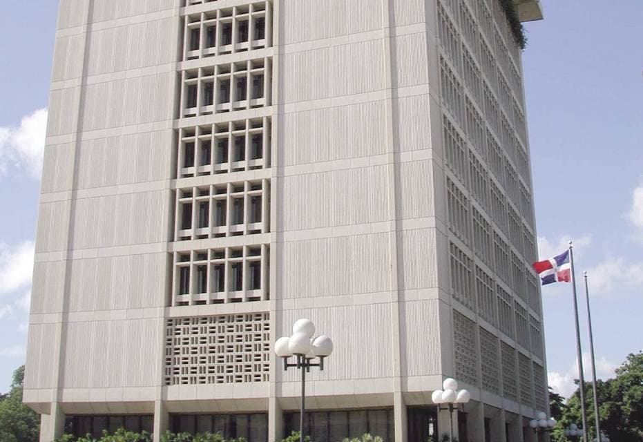 Banco Central de la Republica Dominicana.  El Nacional/Reynaldo Brito  19/11/2002  Imagen Digital
