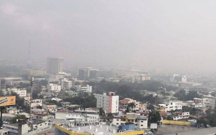 Videos: La Capital amaneció hoy llena de humo por Duquesa