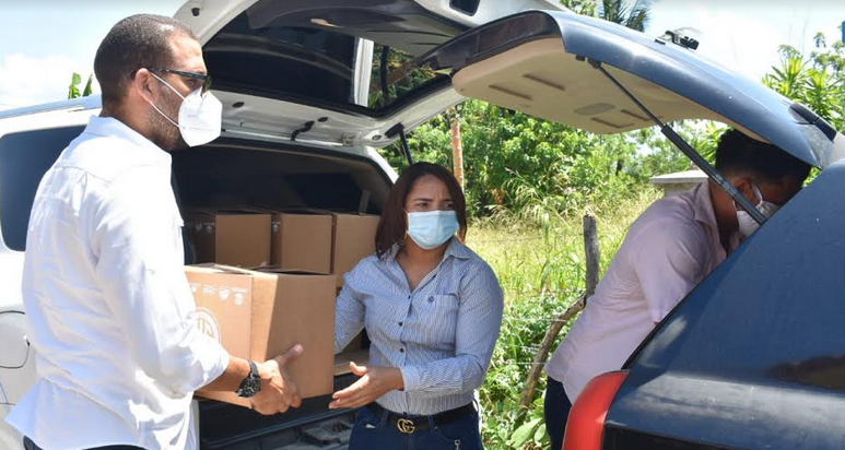 Familia del judo de La Vega entrega kits de alimentos a necesitados