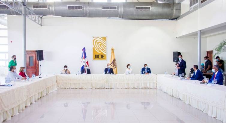 Elecciones 2020: Lo que trataron la JCE y la comisión de acompañamiento