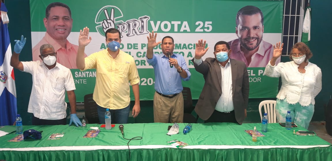 Trajano Santana juramenta a Rafael Paz candidato a senador del PRI en el Distrito Nacional