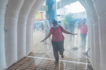 Covid-19: «Nosotros no hemos recomendado los túneles sanitizantes» , dice ministro de Salud