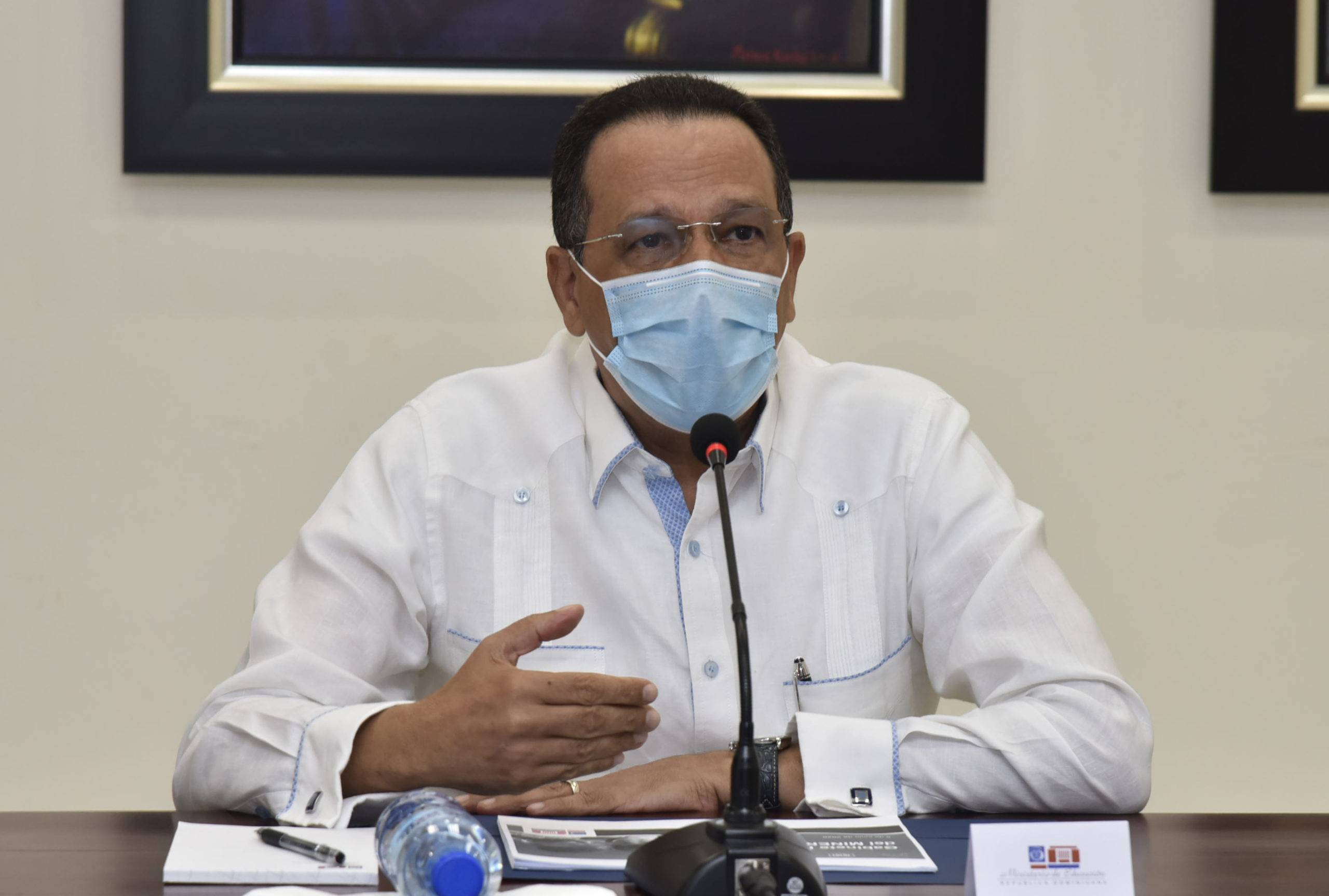 Ministro Peña Mirabal dice comisión ofrece informes sobre distintas áreas del MINERD