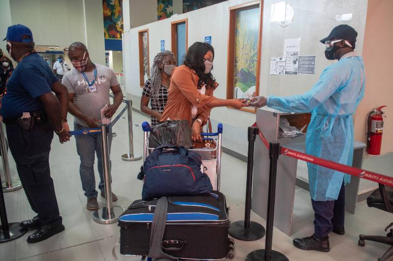 Haití recibe primeros vuelos comerciales tras reabrir sus aeropuertos