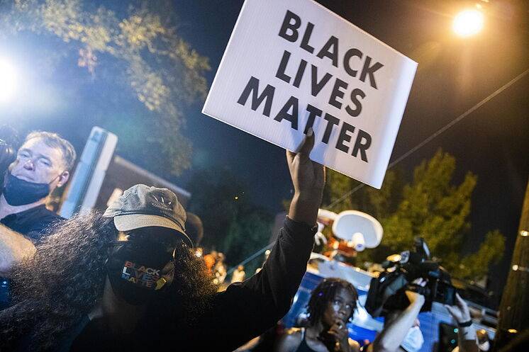 Protestas en Washington después de que la policía matara a un joven negro