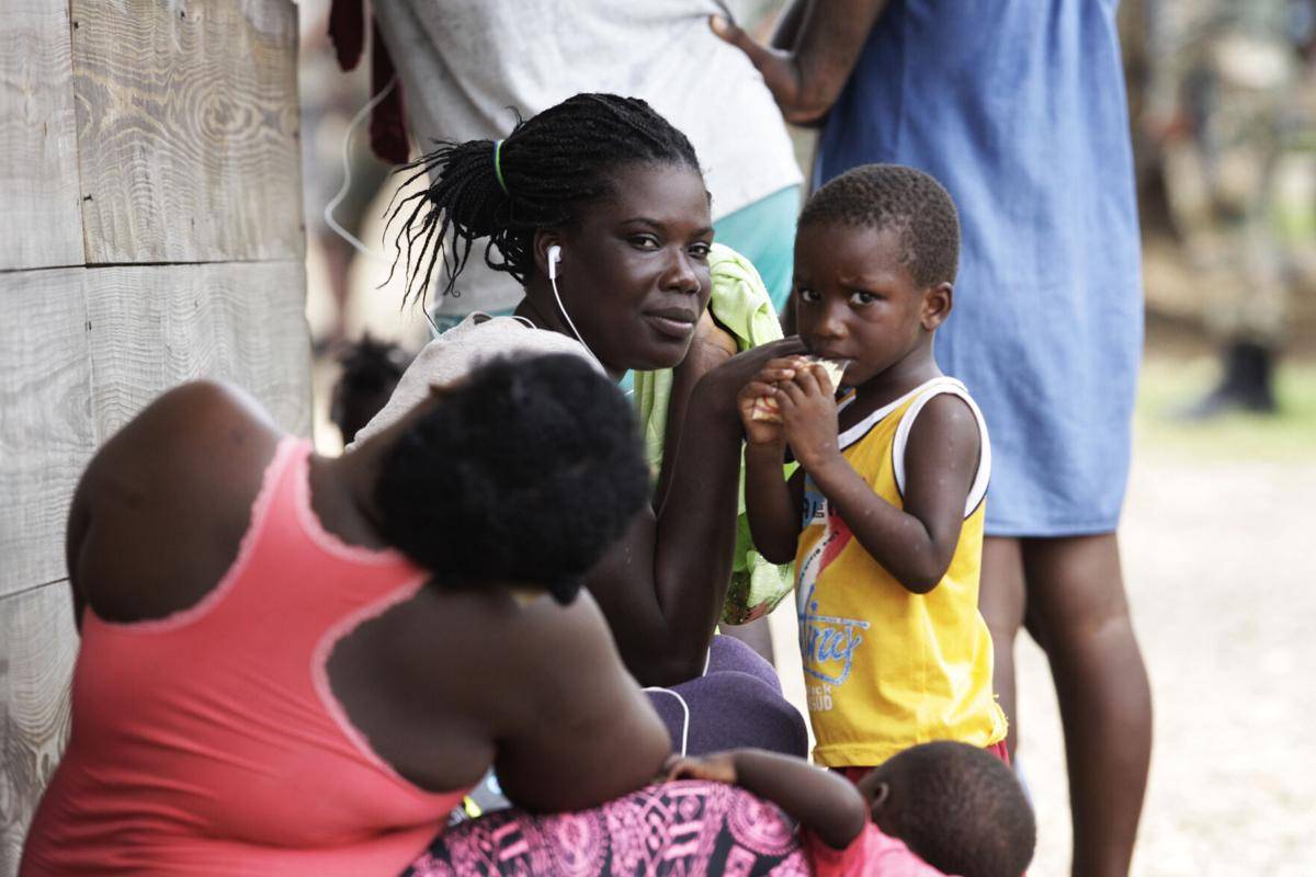 Atrapados por la pandemia, los migrantes haitianos exigen mejor vida