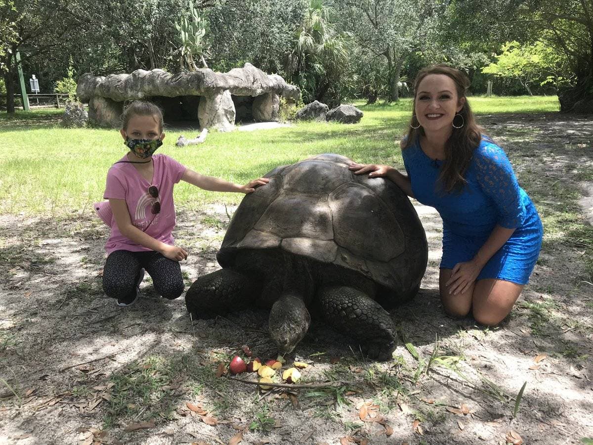 Zoológico de Miami ofrece visita privada a niña con cáncer que pidió un deseo