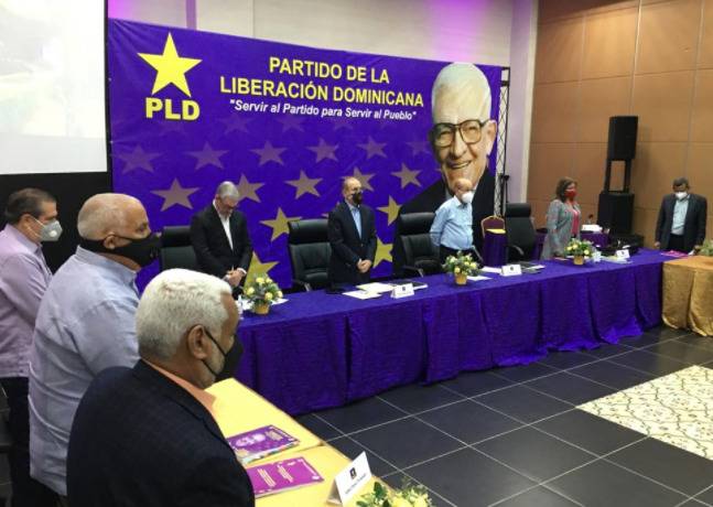 Llama la atención reaparición de Gonzalo Castillo en reunión Comité Político PLD