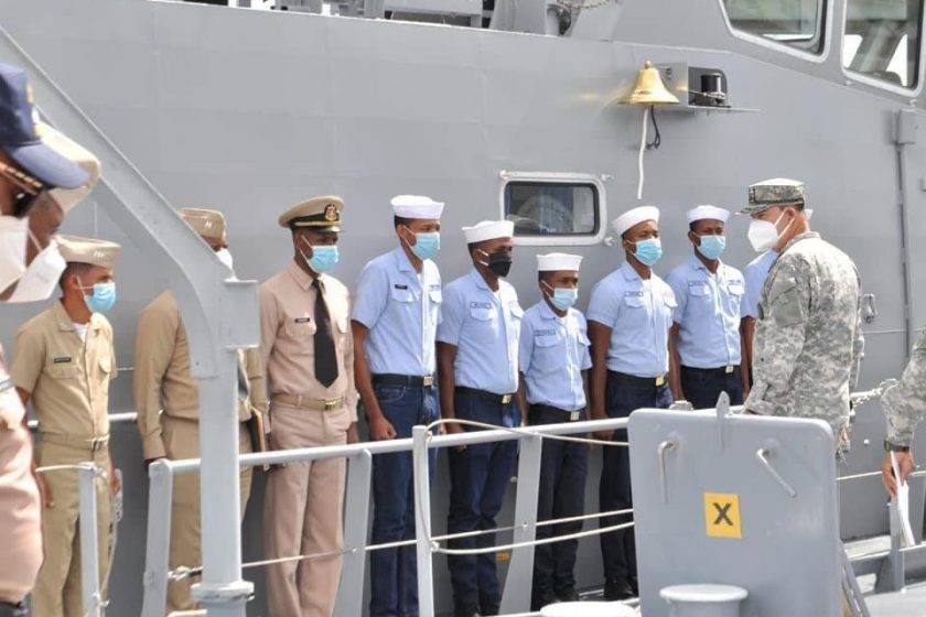 Jefe Armada visita Base Naval de “Las Calderas”