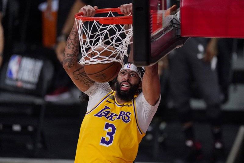 Sin problema, Lakers se llevan el 1er partido de la final