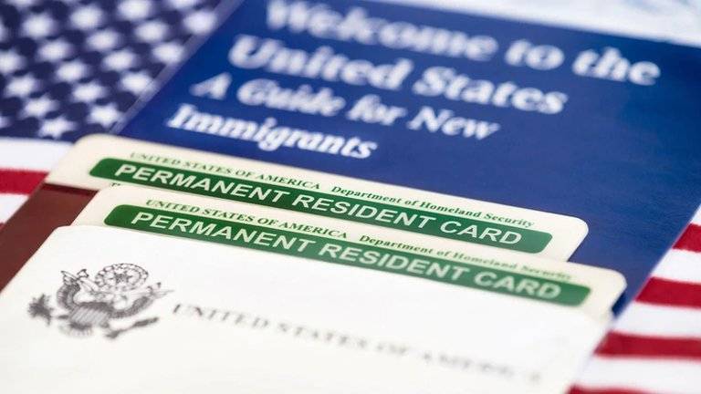 Migración y visas: los requisitos para obtener la Green Card en 2022