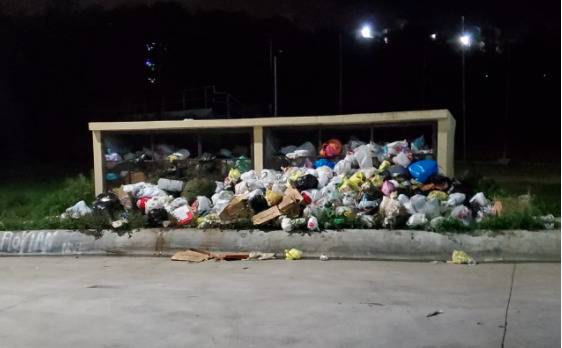 Denuncian tardanza en recolección de basura en residencial de Pantoja