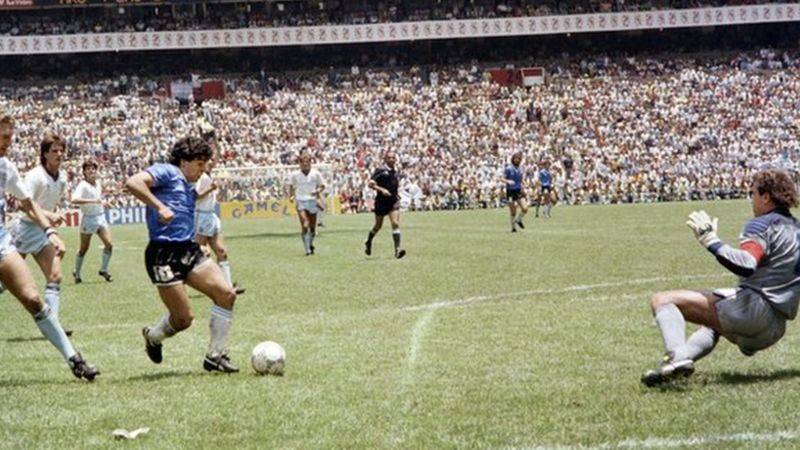 Maradona: los éxitos, paradojas y anécdotas de uno de los mejores jugadores de fútbol de la historia
