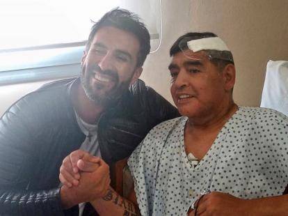 Maradona recibe el alta hospitalaria y seguirá supervisado en casa