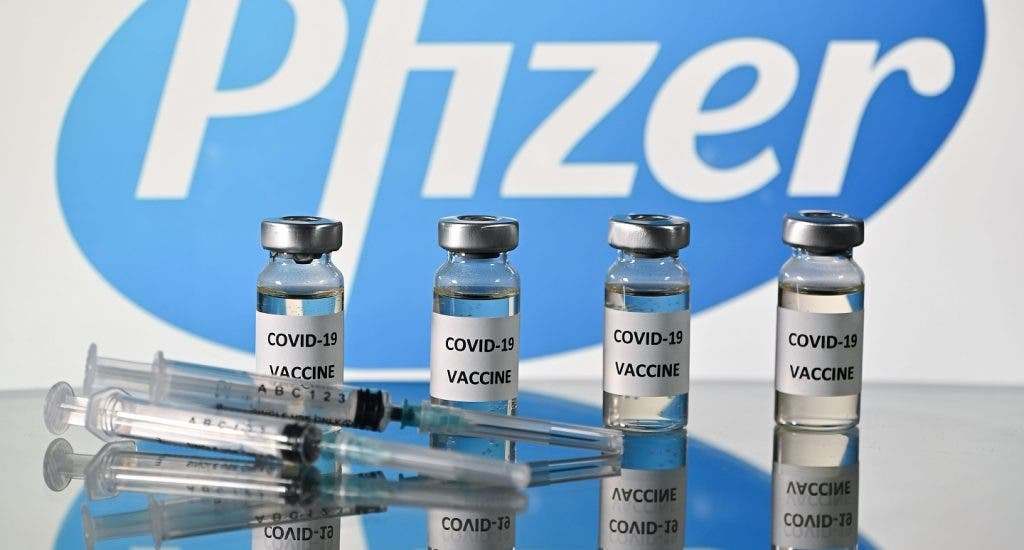 Pfizer eleva al 95 % la efectividad de su vacuna contra el COVID-19