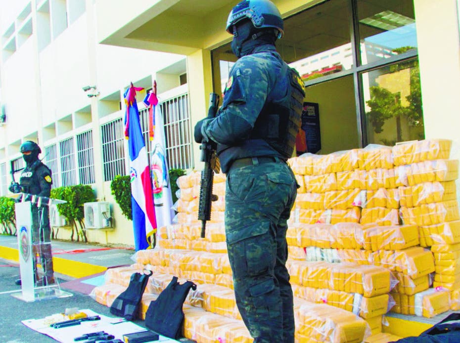DNCD decomisa 1,145 paquetes  que podrían ser de cocaína