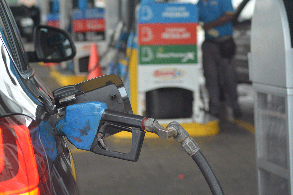 Una vez más, suben precios de los combustibles