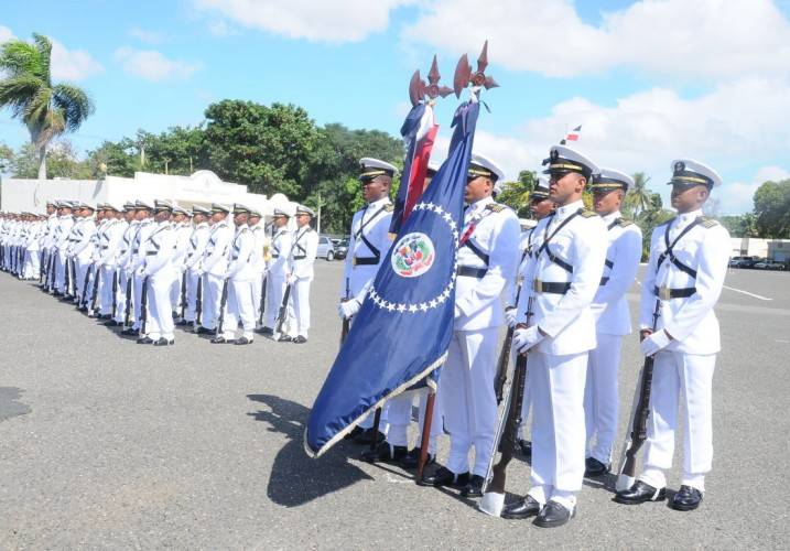 Armada Dominicana reconoce a oficiales y subalternos