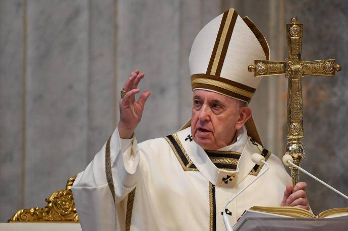 El papa pide cambiar de rumbo y no robar el futuro a las nuevas generaciones