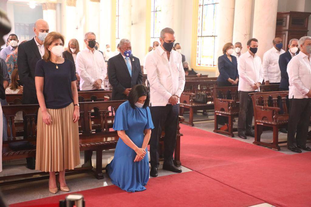 Fotos: Gestos del presidente Abinader y la Primera Dama en misa Día de la Altagracia