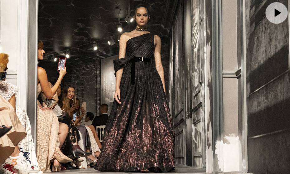 Dior y Schiaparelli se ponen supersticiosos en la Alta Costura parisina
