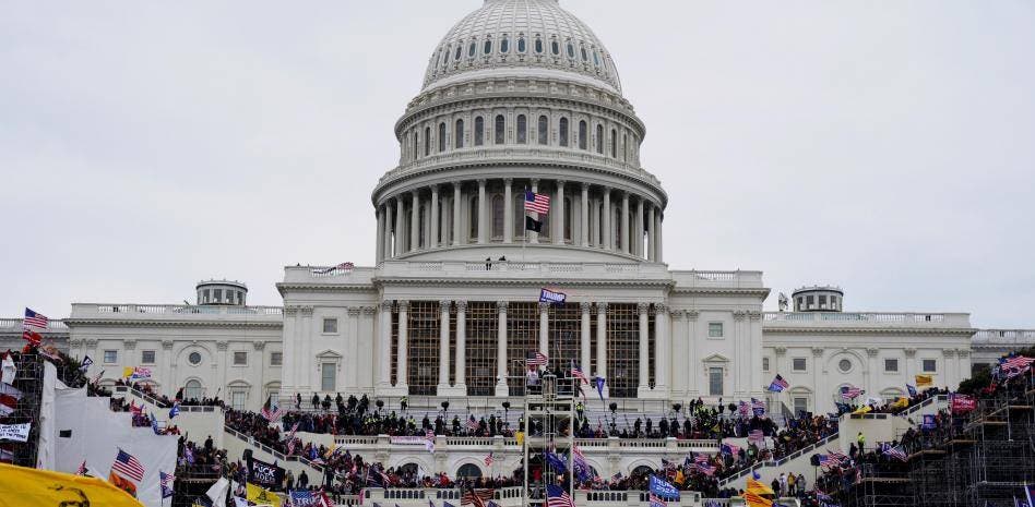 Asalto al Capitolio de EE.UU.  deja saldo de cuatro muertos y 14 policías heridos