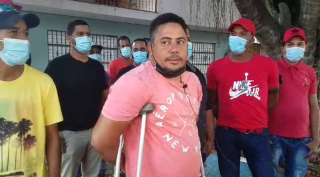 Dirigente popular minusválido niega tiroteara patrulla policial en Salcedo