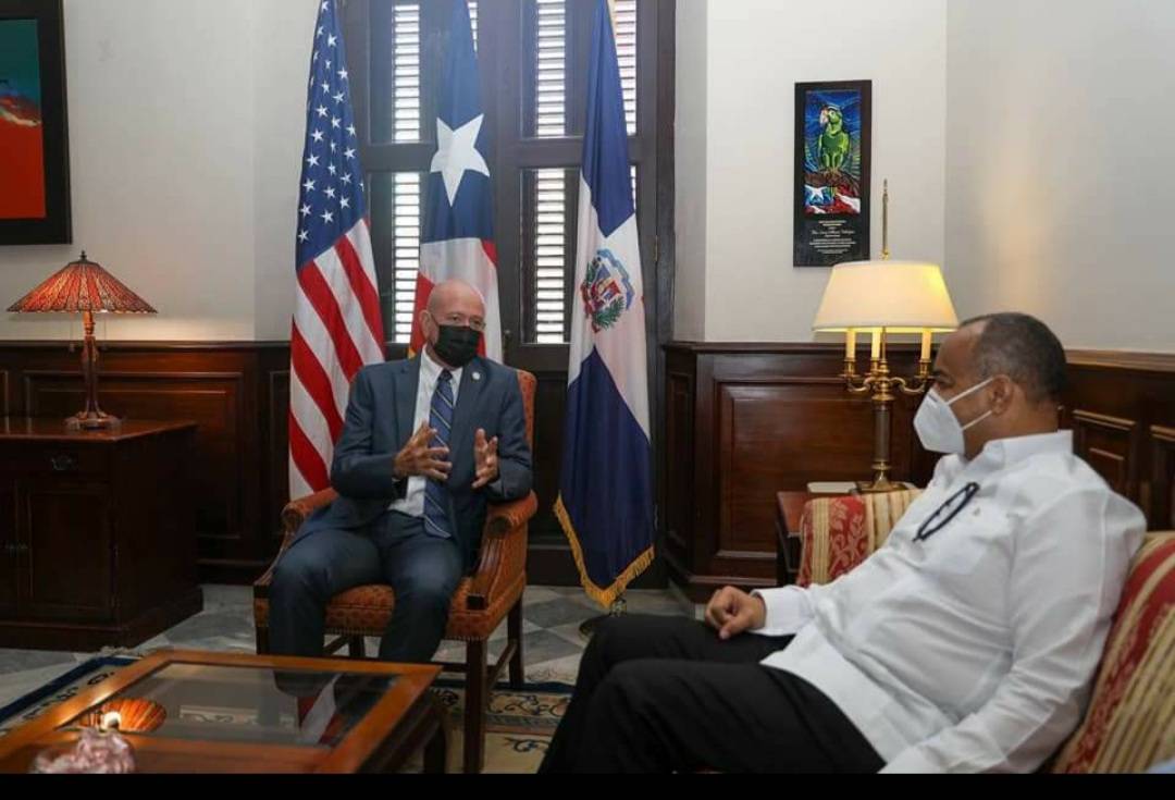 Secretario de estado de PR recibe visita nuevo cónsul dominicano en la isla