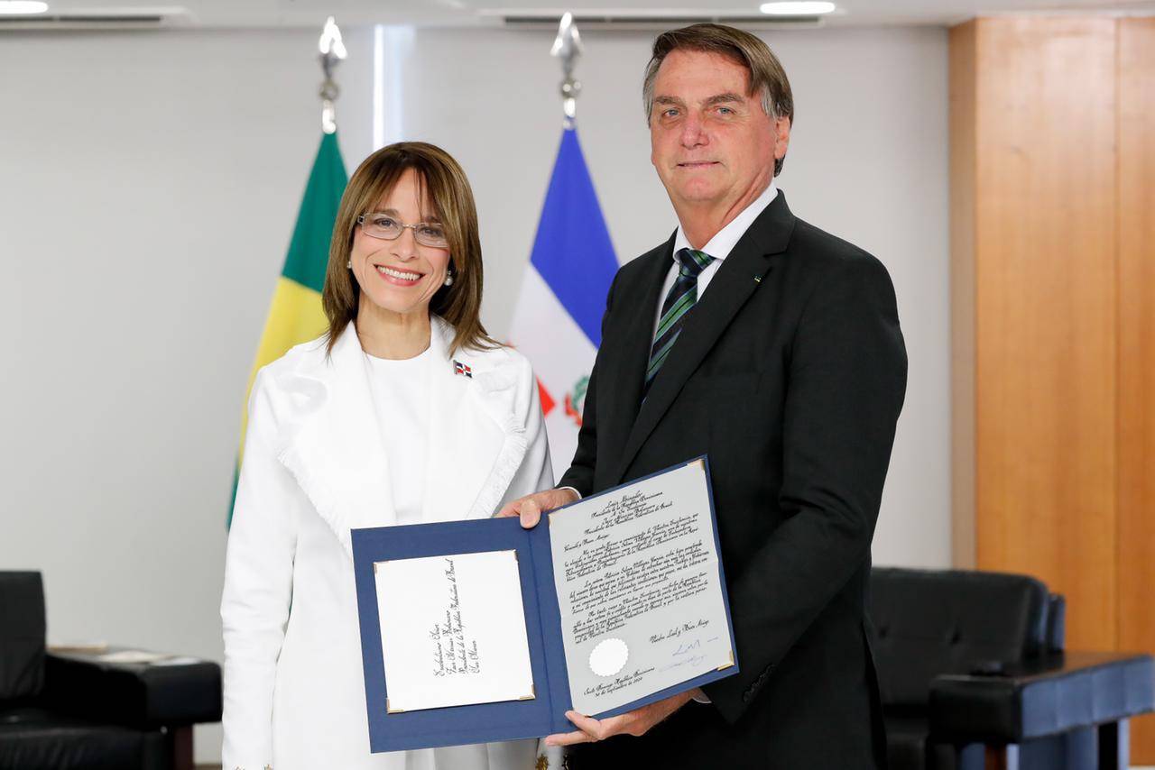 La embajadora Patricia Villegas de Jorge presentó cartas credenciales ante el presidente Jair Bolsonaro