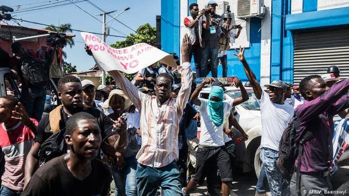 Haitianos denuncian en las calles “la inseguridad” y “la dictadura»