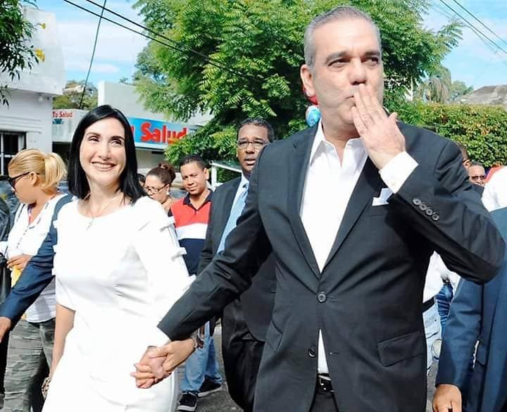¡Nunca te soltaré la mano! Presidente Luis Abinader a Primera Dama