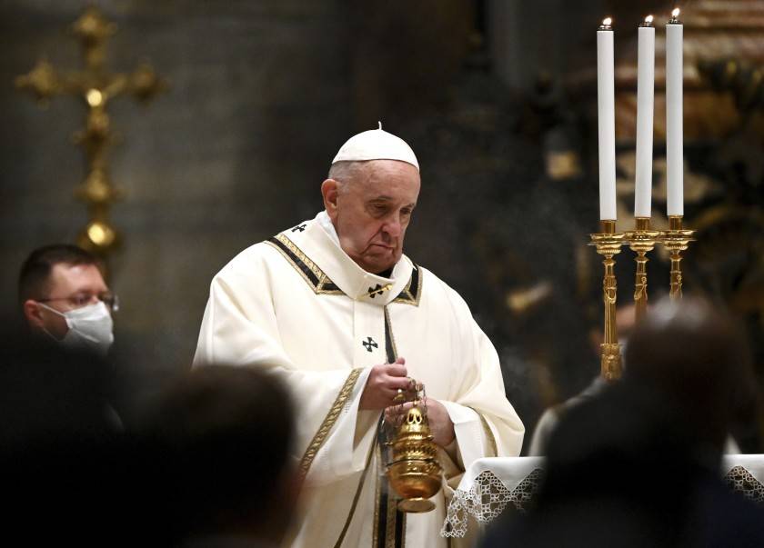 El papa nombra una monja y un español subsecretarios del Sínodo de Obispos